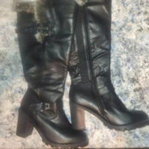 Katie ** fantastic Tall black fur lined boots w/ 3" heels in size 9.5 wide